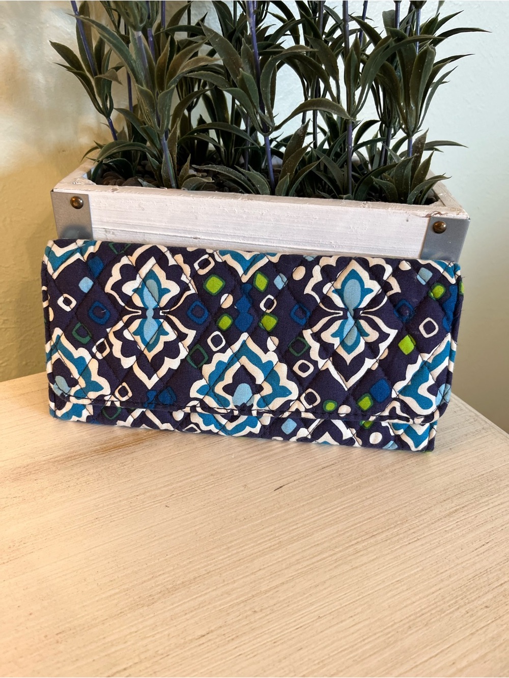 Vera Bradley Quilted Long Wallet “Ink Blue” Retired Print Blue & White EUC